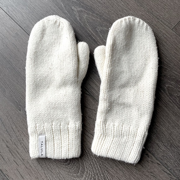 Talula White Mittens - Picture 1 of 2